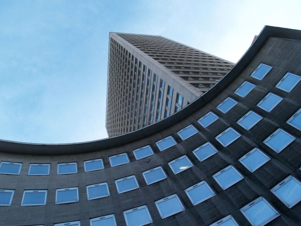 Arquitectura de un edificio de oficinas